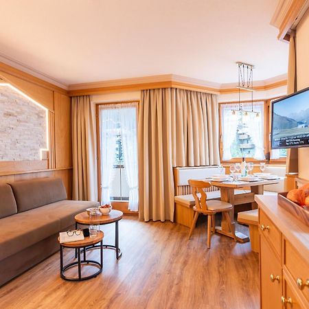 Hotel Garni Apart Tina 이스크글 외부 사진